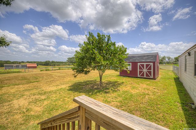 259 McKnight RD, Seguin, TX 78155