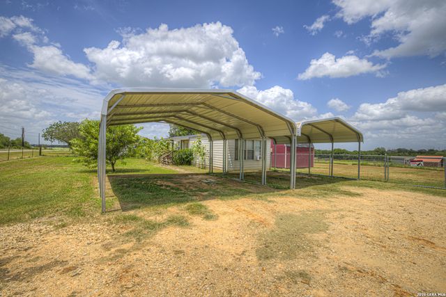 259 McKnight RD, Seguin, TX 78155