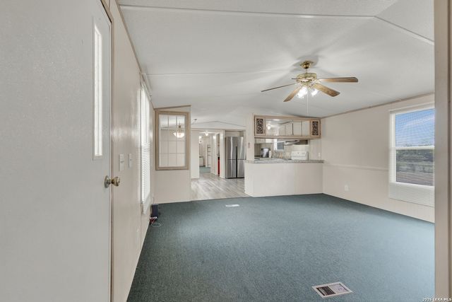 259 McKnight RD, Seguin, TX 78155
