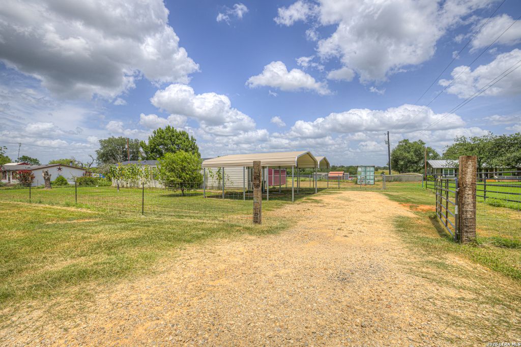 259 McKnight RD, Seguin, TX 78155