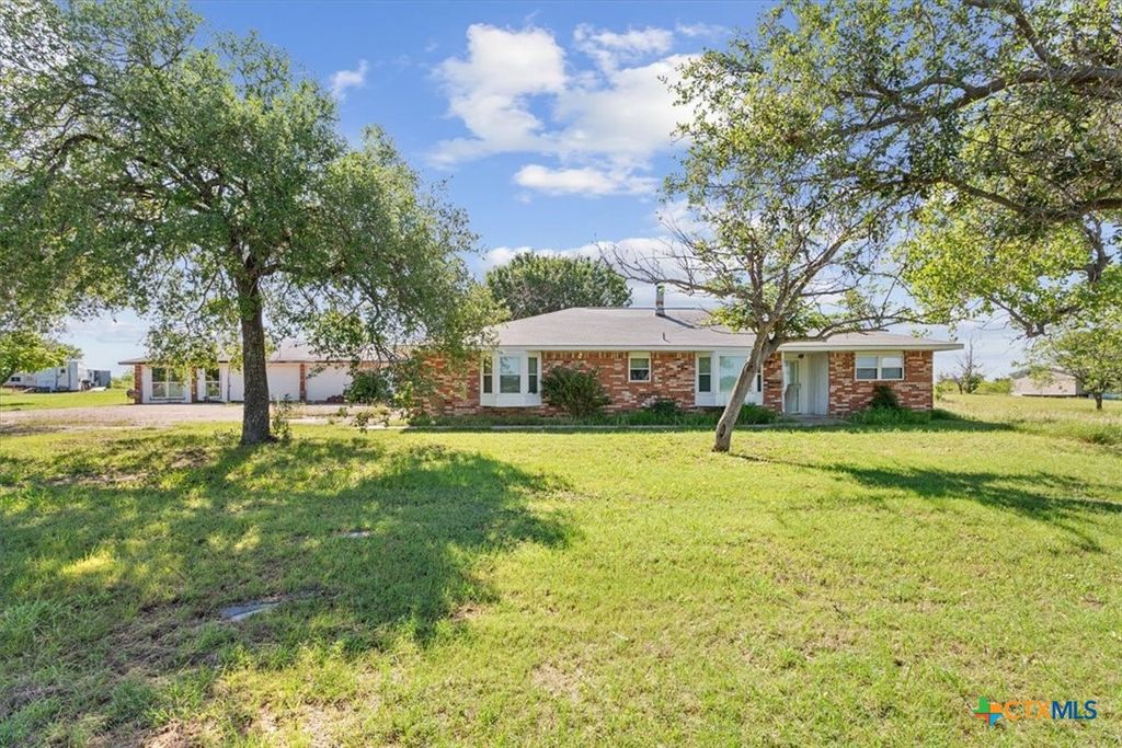 9088 Fm 437, Rogers, TX 76569