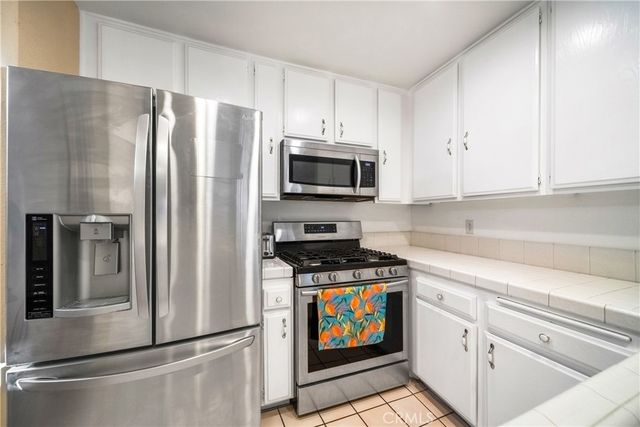 22421 Sherman Way 10, West Hills, CA 91307