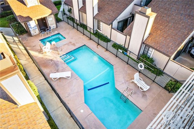 22421 Sherman Way 10, West Hills, CA 91307