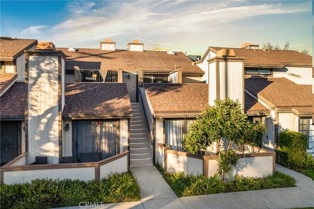 22421 Sherman Way 10, West Hills, CA 91307