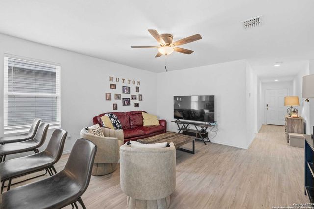 108 Ciarans Crossing, Fredericksburg, TX 78624