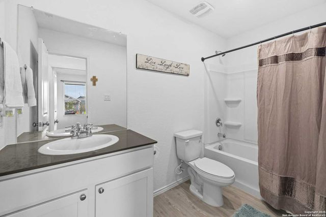 108 Ciarans Crossing, Fredericksburg, TX 78624