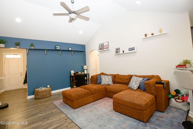 1385 Whitney Drive, Aberdeen, NC 28315