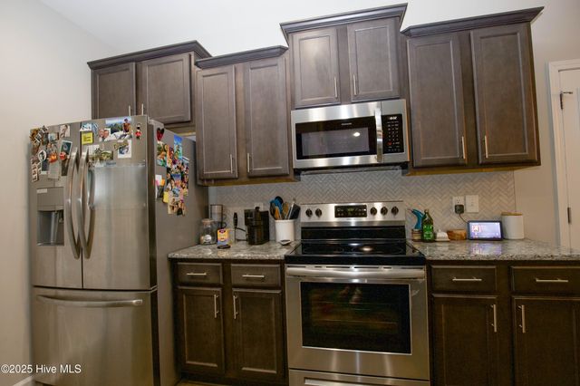 1385 Whitney Drive, Aberdeen, NC 28315