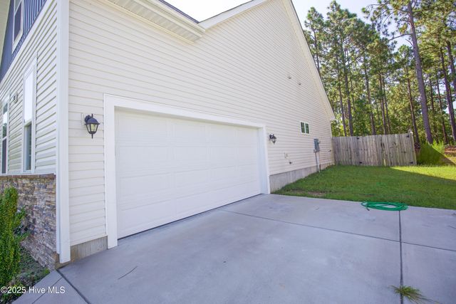 1385 Whitney Drive, Aberdeen, NC 28315