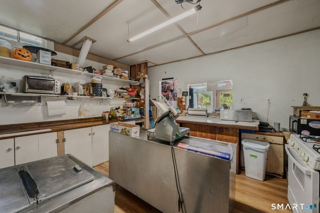 231 Poquonnock Road, Groton, CT 06340