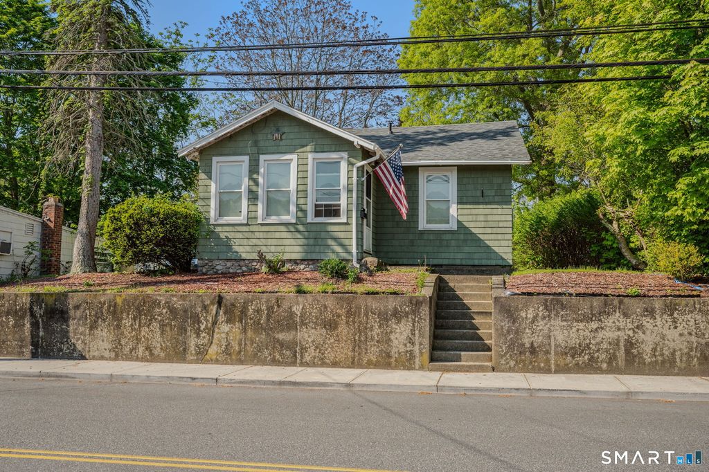 231 Poquonnock Road, Groton, CT 06340