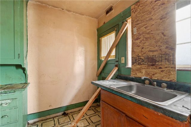 1082 1084 Lewis, Long Beach, CA 90813