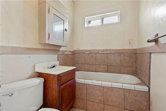 1082 1084 Lewis, Long Beach, CA 90813