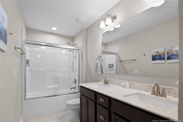 1413 Amen Court, Hope Mills, NC 28348