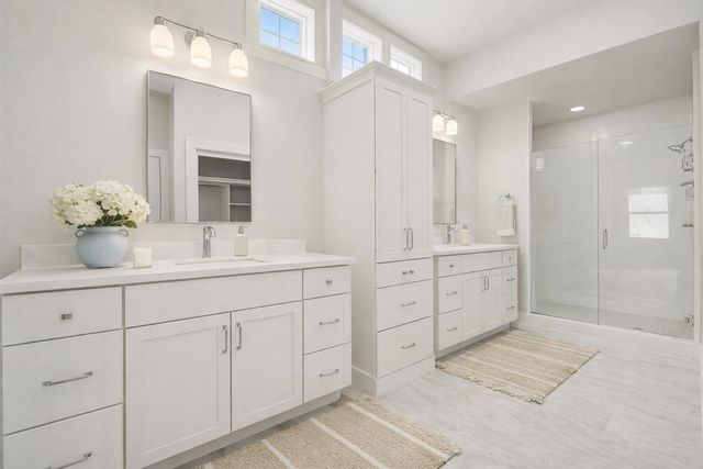 4692 Knapp Bluff Drive, Grand Rapids, MI 49525