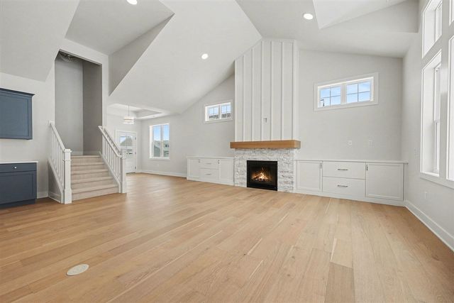 4692 Knapp Bluff Drive, Grand Rapids, MI 49525