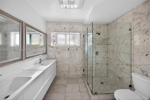 1100 N Shore Dr 1, Miami Beach, FL 33141