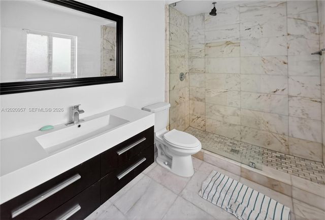 1100 N Shore Dr 1, Miami Beach, FL 33141