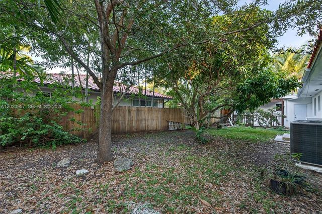 1100 N Shore Dr 1, Miami Beach, FL 33141