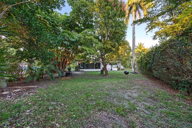 1100 N Shore Dr 1, Miami Beach, FL 33141