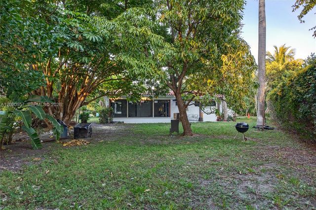 1100 N Shore Dr 1, Miami Beach, FL 33141