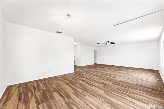 6718 Loma Vino, San Antonio, TX 78233