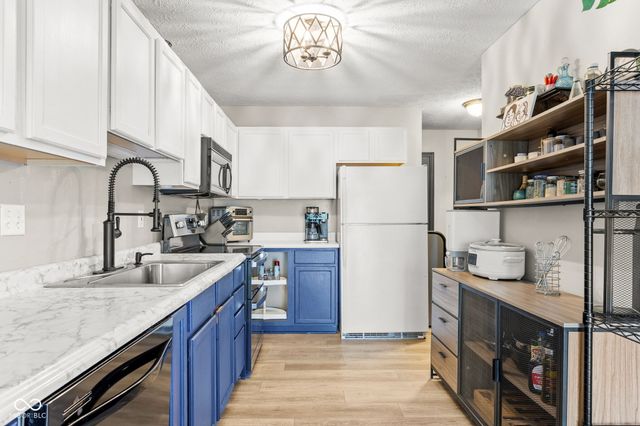 5838 Beacon Cove Way, Indianapolis, IN 46237