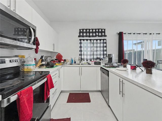 356 NW 12th Pl, Florida City, FL 33034