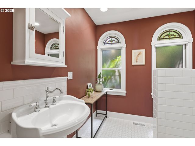 7632 Se 28TH Ave, Portland, OR 97202