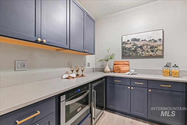 18080 N Treeline Ave, Nampa, ID 83687