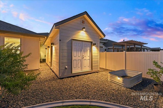 18080 N Treeline Ave, Nampa, ID 83687