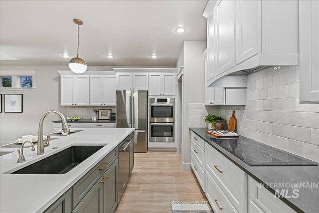 18080 N Treeline Ave, Nampa, ID 83687