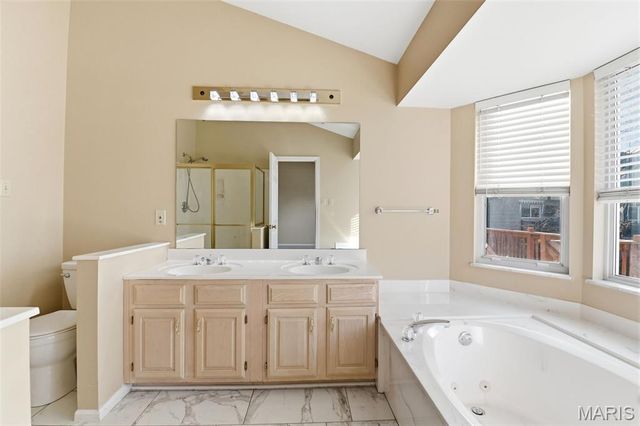 4304 Southridge Meadows Court, St Louis, MO 63128