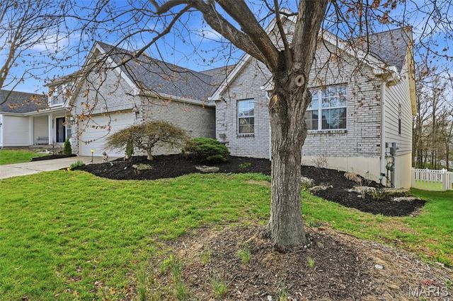 4304 Southridge Meadows Court, St Louis, MO 63128