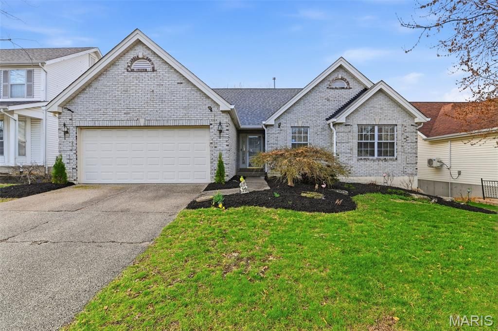 4304 Southridge Meadows Court, St Louis, MO 63128