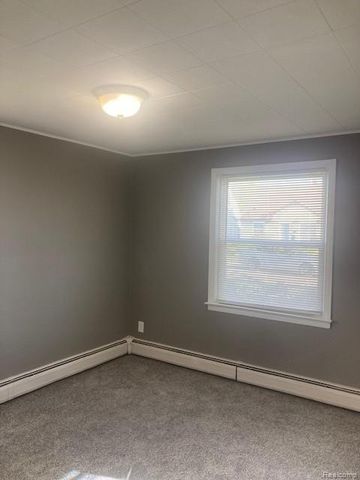 17758 Lincoln Avenue, Eastpointe, MI 48021