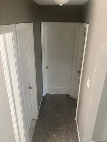 17758 Lincoln Avenue, Eastpointe, MI 48021