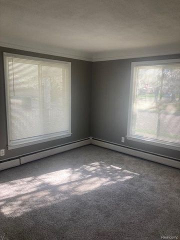 17758 Lincoln Avenue, Eastpointe, MI 48021