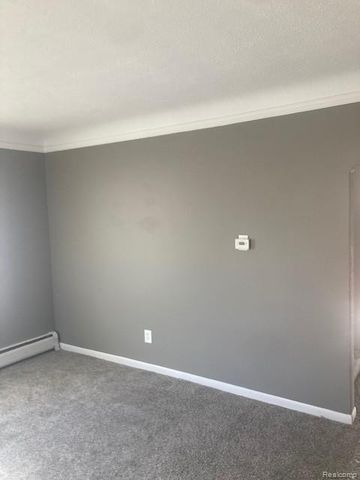 17758 Lincoln Avenue, Eastpointe, MI 48021