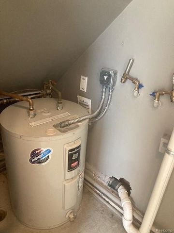 17758 Lincoln Avenue, Eastpointe, MI 48021