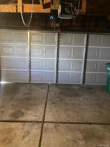 17758 Lincoln Avenue, Eastpointe, MI 48021