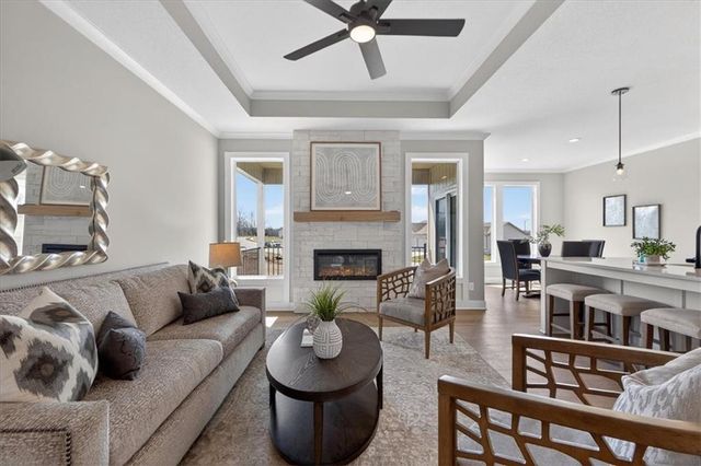 25039 W 94th Terrace, Lenexa, KS 66227