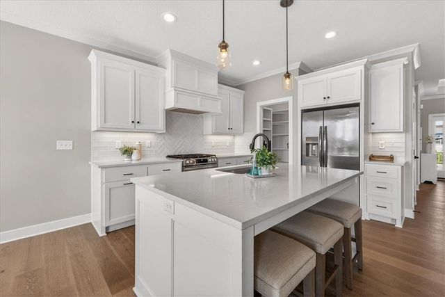 25039 W 94th Terrace, Lenexa, KS 66227