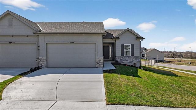 25039 W 94th Terrace, Lenexa, KS 66227