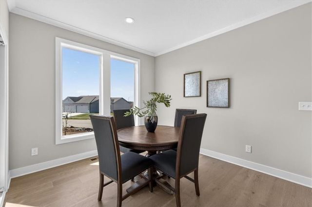 25039 W 94th Terrace, Lenexa, KS 66227