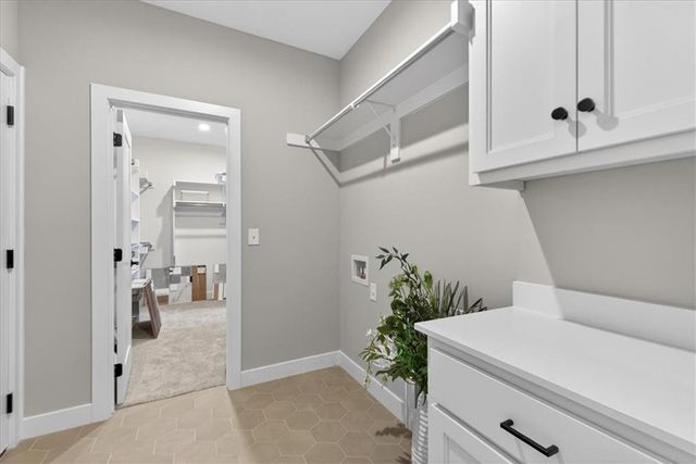 25039 W 94th Terrace, Lenexa, KS 66227