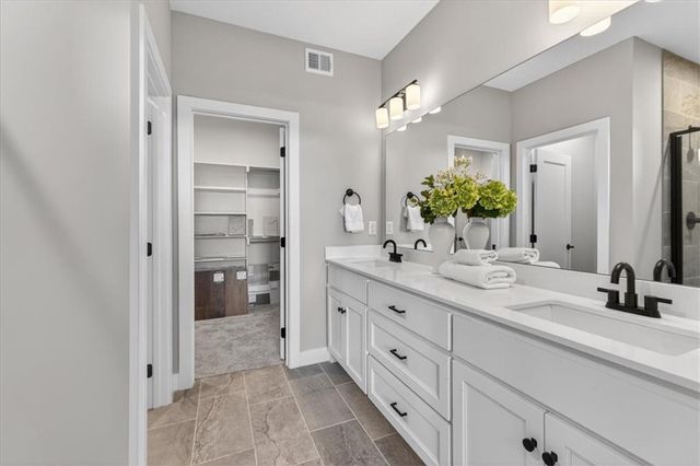 25039 W 94th Terrace, Lenexa, KS 66227