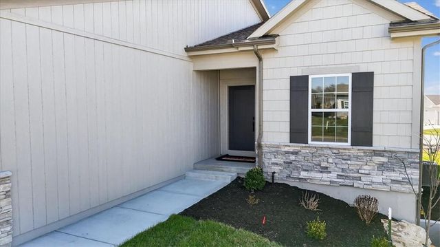 25039 W 94th Terrace, Lenexa, KS 66227