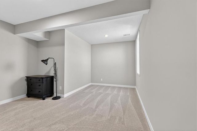 25039 W 94th Terrace, Lenexa, KS 66227