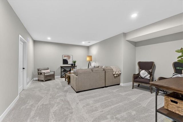 25039 W 94th Terrace, Lenexa, KS 66227